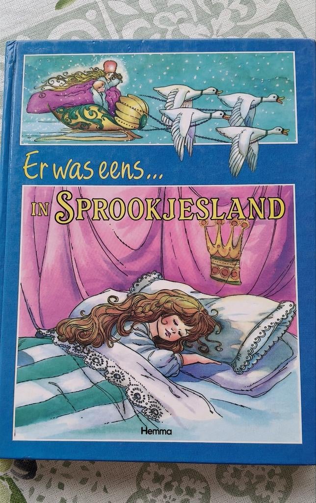 Sprookjes boek met de gekende sprookjes., Ophalen