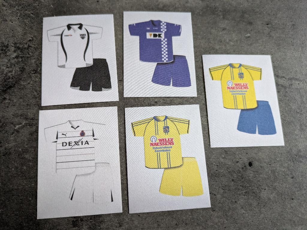 PANINI FOOTBALL 2011 tenues stickers 5x voetbal zeldzaam, Hobby en Vrije tijd, Stickers en Plaatjes, Nieuw, Verzenden