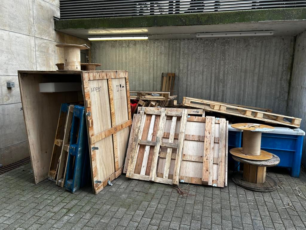 Gratis palletten en houten rollen, Ophalen, Zo goed als nieuw