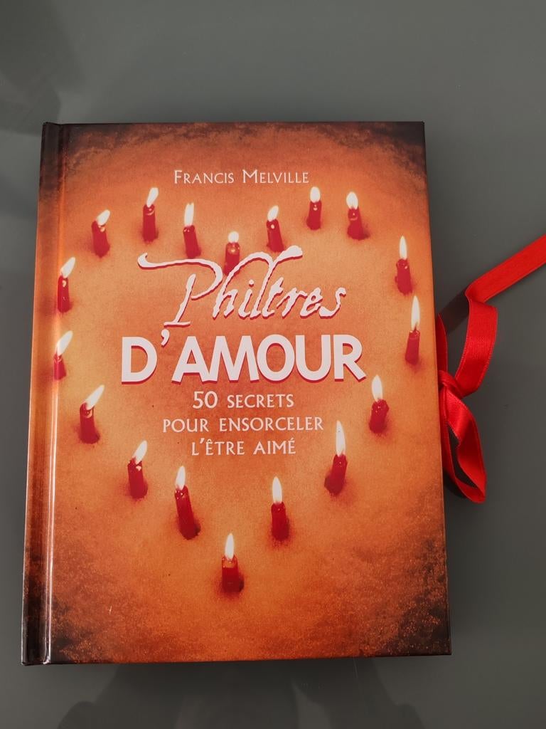 Philtres d'amour 50 recettes pour ensorceler l'être aimé, Enlèvement ou Envoi, Comme neuf