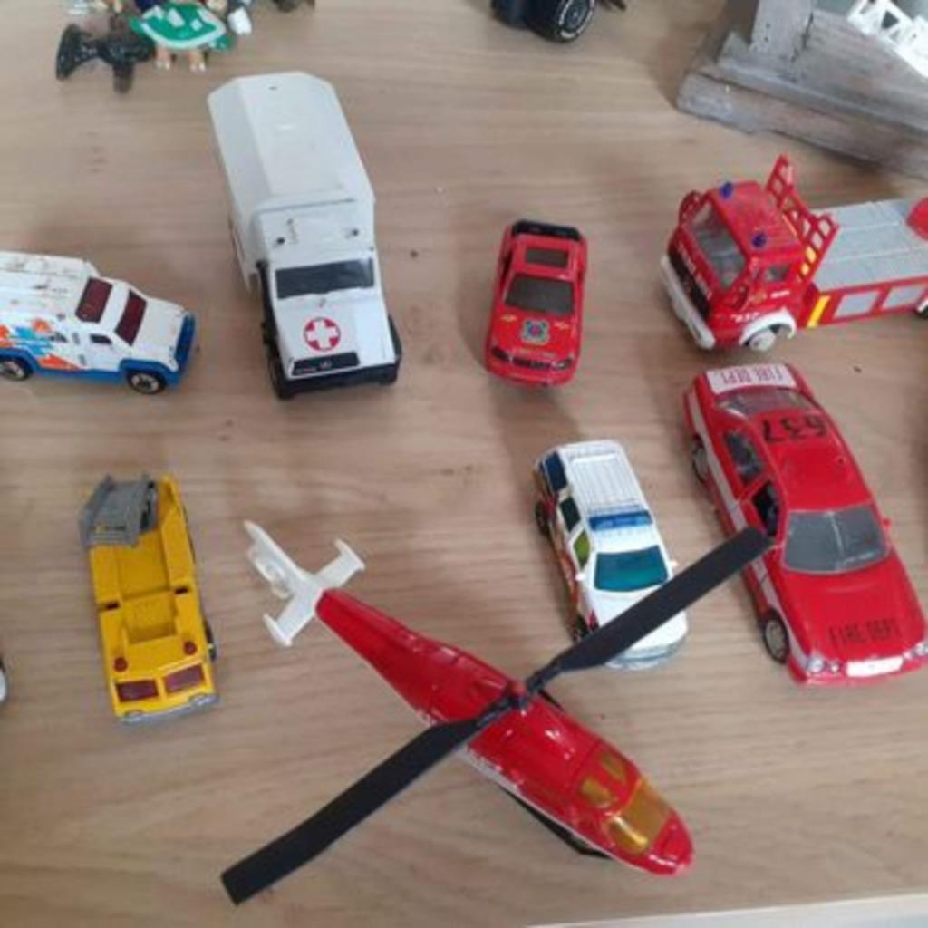 JOUETS : POMPIERS, AMBULANCES, HELICOPTERE,....D ' URGENCE, Enlèvement, Utilisé