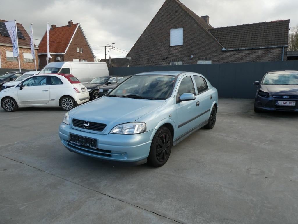 Opel Astra 5d 1.4 i essence EXPORT, 144 g/km, Boîte manuelle, Noir, 5 portes