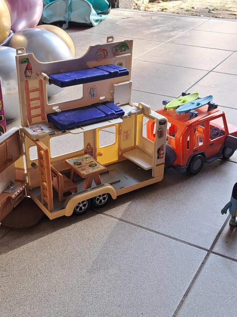 Bluey huis, auto en camper met extra poppetjes, Ophalen