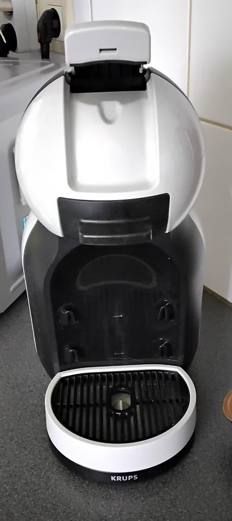 Dolce gusto automtisch,met 2  capsulehouders..., Ophalen, Zo goed als nieuw, Koffiemachine
