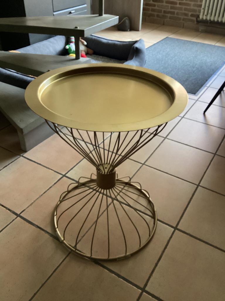 Moderne bijzettafel goud kleur , KOOPJE !, Enlèvement, Utilisé, Métal ou Aluminium, 60 cm ou plus