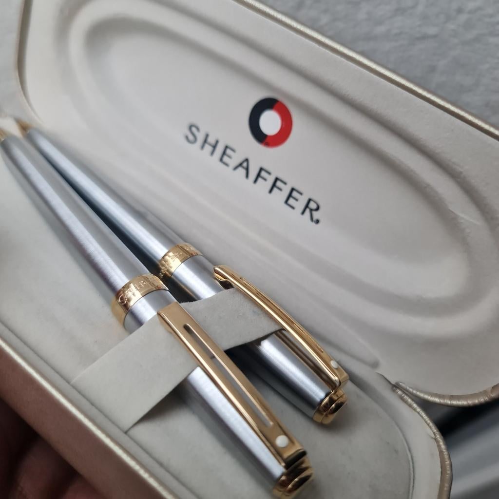 Stylos SHEAFFER, un a bille l'autre stylo mine, Collections, Enlèvement ou Envoi, Neuf, Stylo, Sheaffer