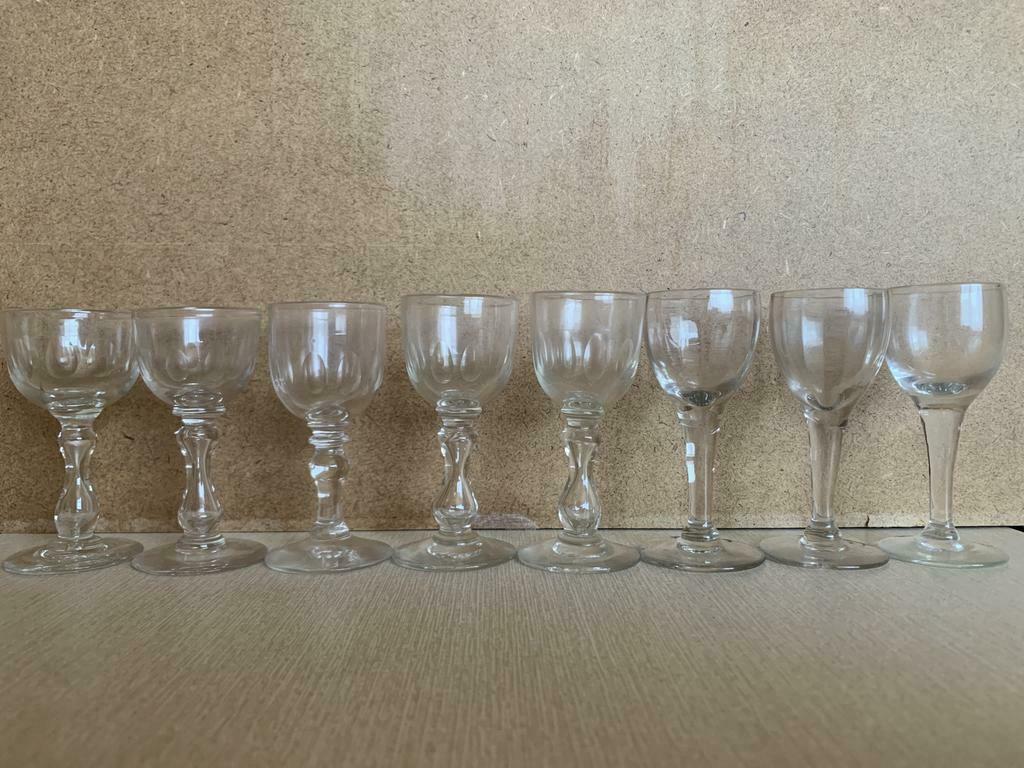 veel van 8 kleine smaakglazen / alcohol. Handgemaakt, Ophalen of Verzenden, Zo goed als nieuw, Borrel- of Shotglas