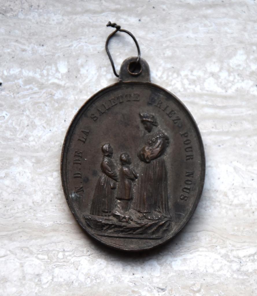 Medaille Notre-Dame de la Salette, Verzenden