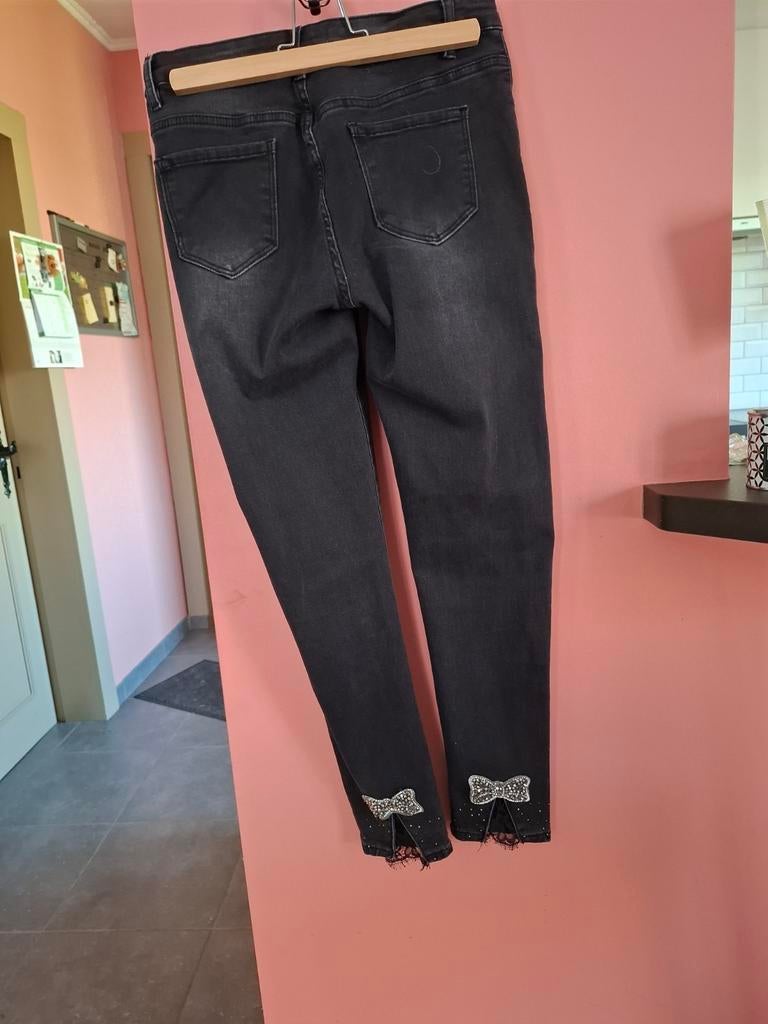 1 x taille portée 38 à 28, Enlèvement ou Envoi, Comme neuf