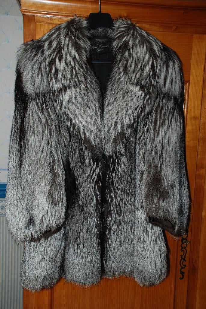 Prachtig Louis Feraud Silver Fox jack, Ophalen, Nieuw, Maat 42/44 (L), Overige kleuren