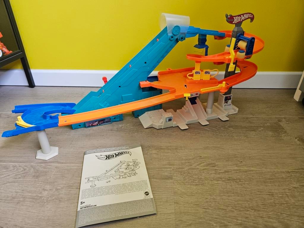Hot Wheels gemotoriseerde mega garage, Kinderen en Baby's, Speelgoed | Racebanen, Ophalen, Gebruikt, Hot Wheels