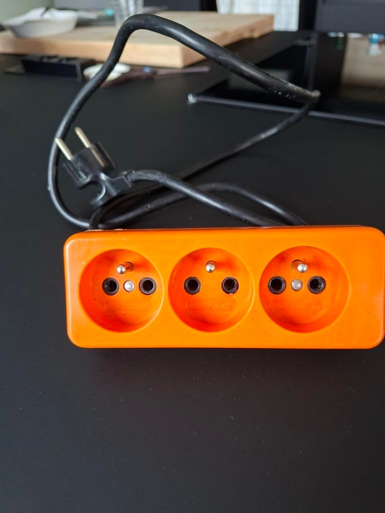 Multiprise Vintage, coul orange. Fonctionne parfaitement, Enlèvement ou Envoi, Comme neuf