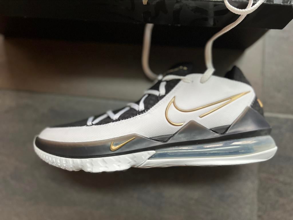 Nike lebron james XVII - maat 45, Ophalen of Verzenden, Nieuw, Schoenen