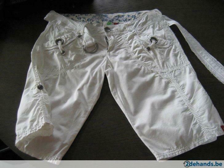 Witte short Edc Esprit, Kleding | Dames, Broeken en Pantalons, Kort, Wit, Ophalen of Verzenden, Zo goed als nieuw