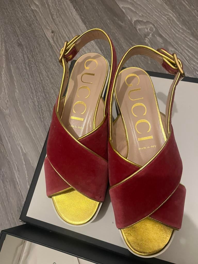 Gucci peggy velvet sandalen, Kleding | Dames, Schoenen, Overige kleuren, Nieuw, Gucci, Sandalen of Muiltjes