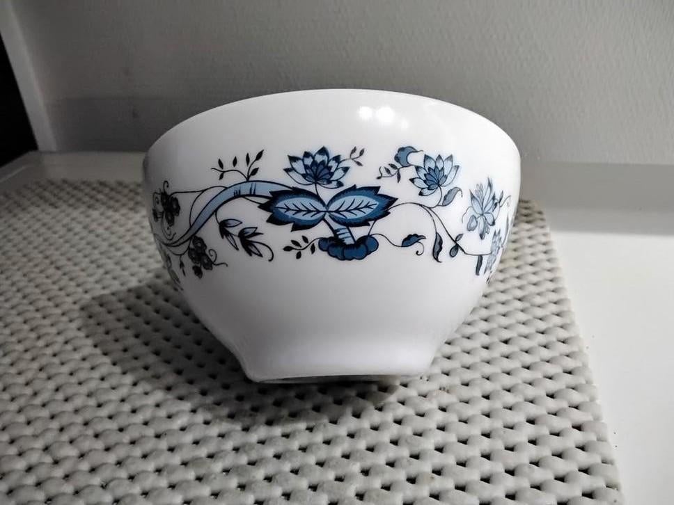 Grand Bol Arcopal décor Aster fleurs bleues h 7cm, Enlèvement ou Envoi