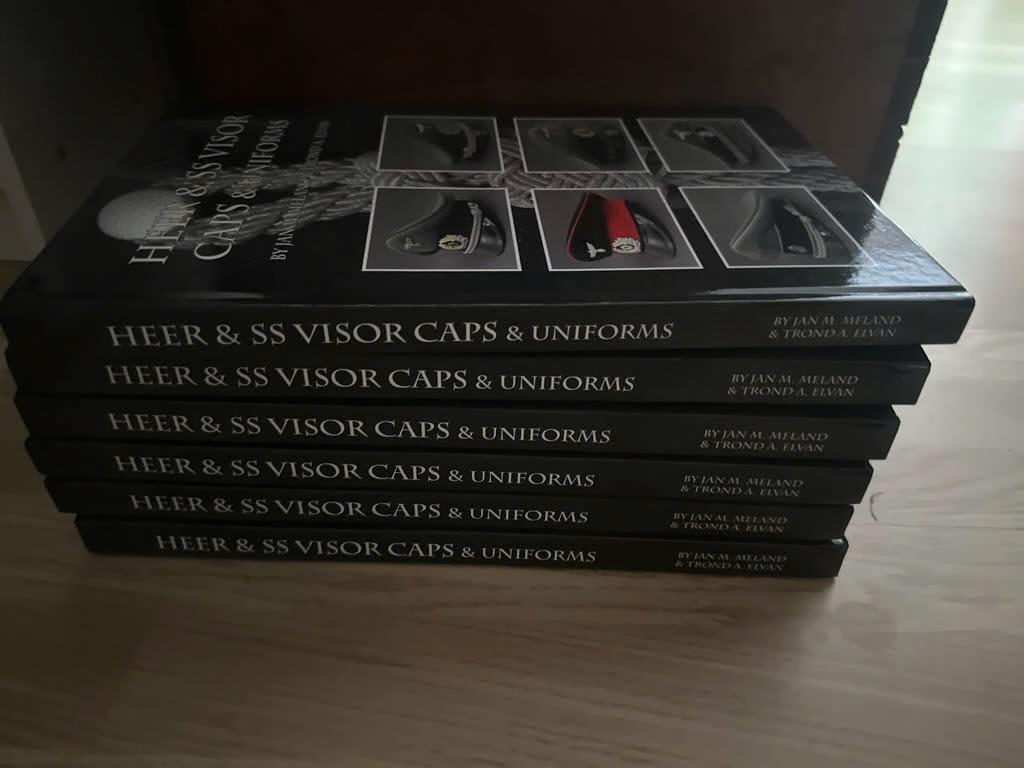 Nieuw!! Heer & SS Visor Caps & Uniforms, Verzenden, Boek of Tijdschrift