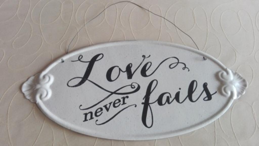 tekstbord wandlijst metalen plaat love, Ophalen of Verzenden, Nieuw