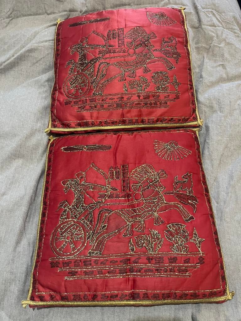 2 egyptische kussens, Ophalen