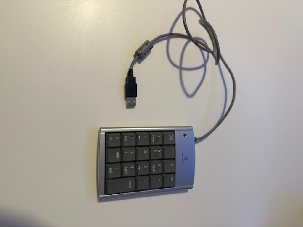 Pavé numérique Targus PAKP004E, Computers en Software, Toetsenborden, Ophalen, TARGUS, Numeriek, Zo goed als nieuw