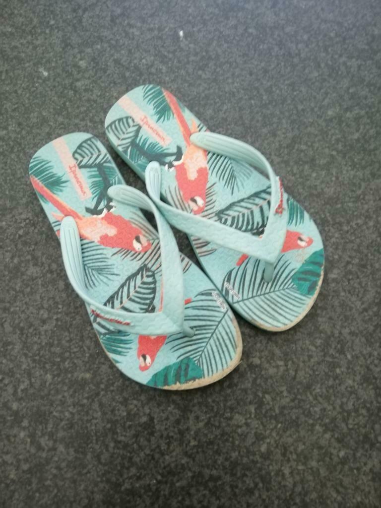 Teenslippers maat 35, Meisje, Overige typen, Ophalen of Verzenden, Zo goed als nieuw