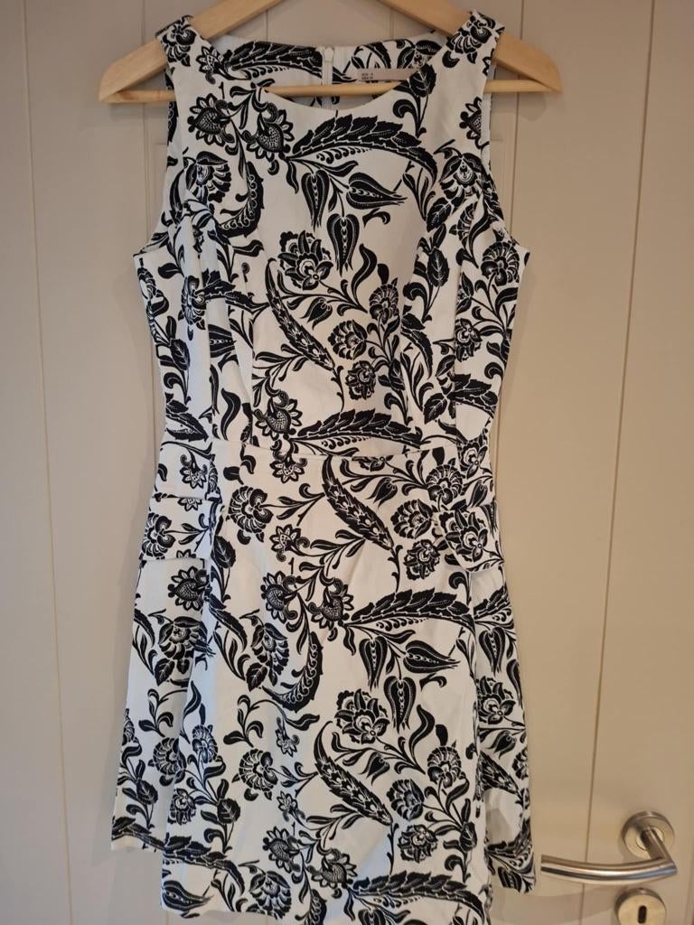 wit/zwart jurk sfera s, Enlèvement ou Envoi, Taille 36 (S), Comme neuf, Blanc
