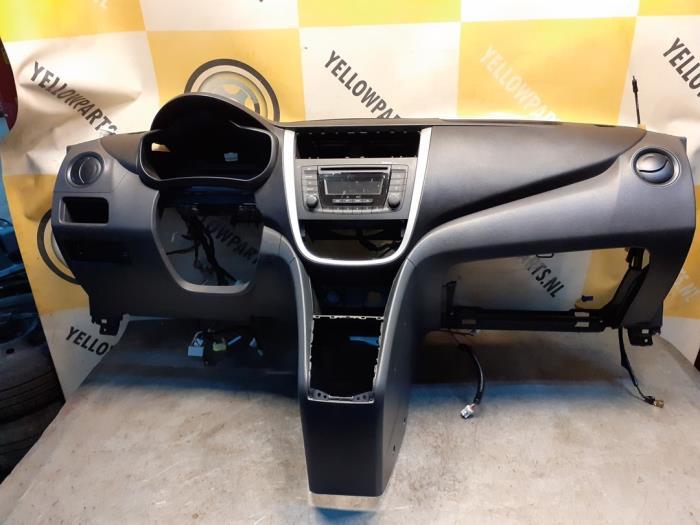 Tableau de bord d'un Suzuki Celerio, -, 3 mois de garantie, Utilisé, -