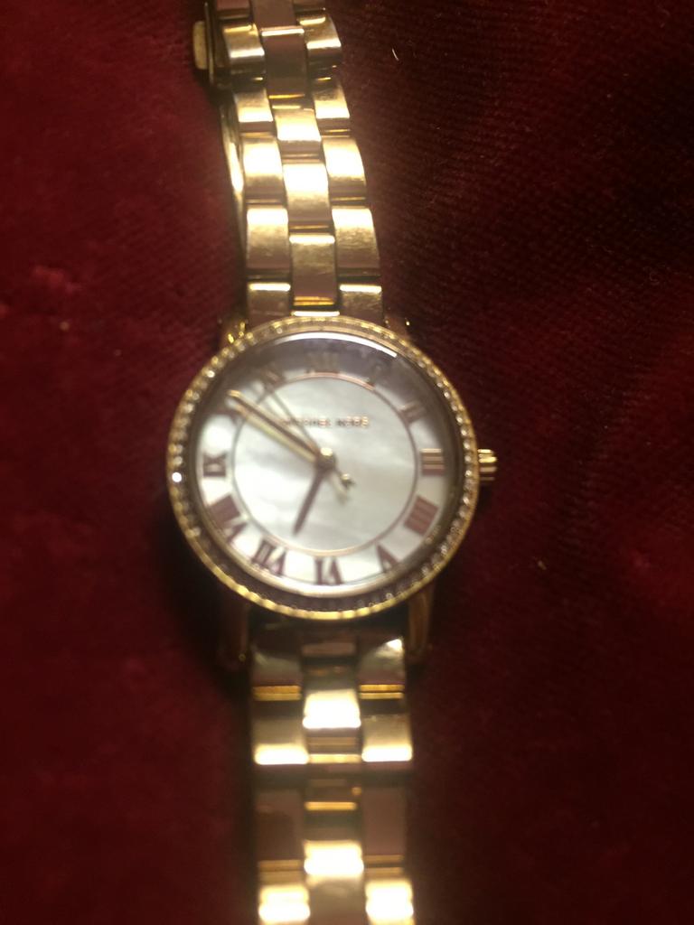 Design dames  horloge Michal Kors, Handtassen en Accessoires, Ophalen of Verzenden, Zo goed als nieuw, Goud