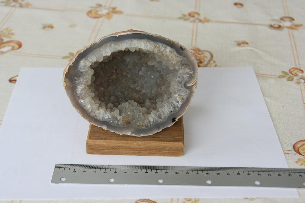 Mooie, gepolijste kwartsgeode 14 cm, Collections, Minéraux & Fossiles, Minéral, Enlèvement ou Envoi