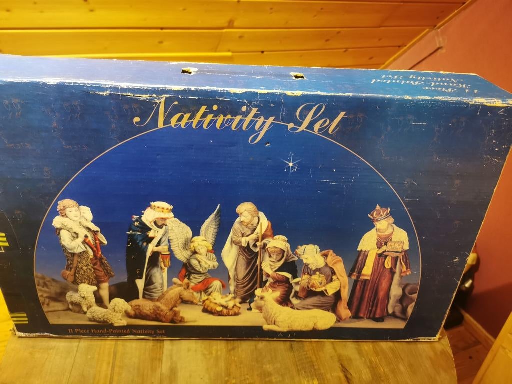 Boîte contenant 12 images anciennes de la Crèche, Enlèvement ou Envoi