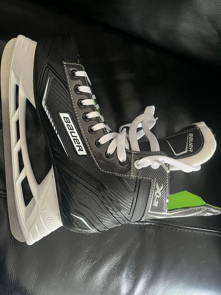 Spiksplinternieuwe hockey schaatsen Bauer maat 11 of 47 EU, Enlèvement, Comme neuf, Patins