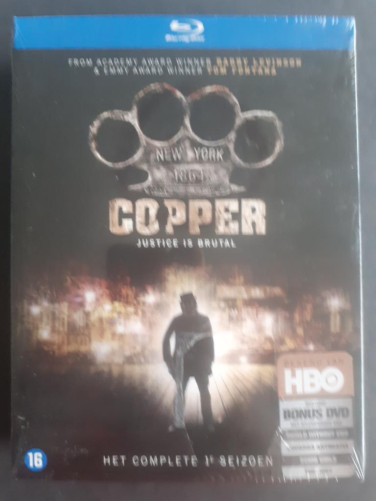 Copper (Seizoen 1) - Tom Fontana  (Sealed), Enlèvement ou Envoi, Neuf, dans son emballage, Thrillers et Policier, Coffret