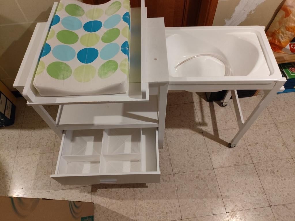 Table à langer avec toboggan et baignoire, Enlèvement