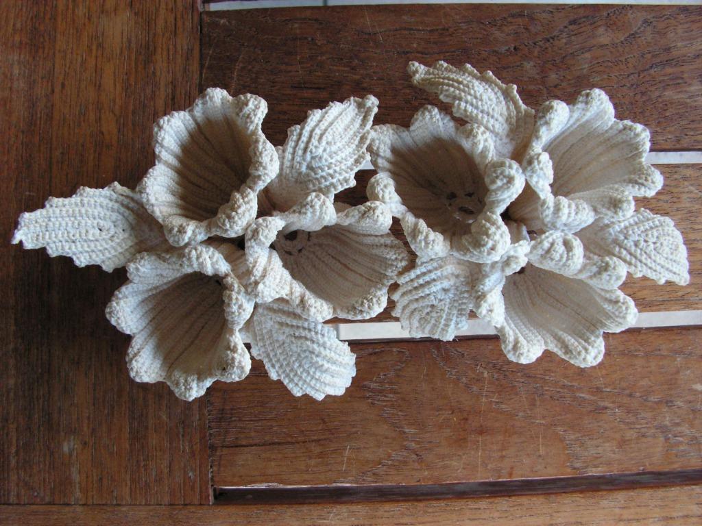 Kandelaars in originele haakwerk., Antiek en Kunst, Antiek | Kandelaars, Overige materialen, Ophalen of Verzenden
