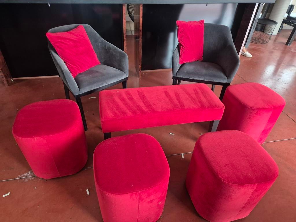 Canapé gris rouge, Maison & Meubles, Autres couleurs, Comme neuf, Enlèvement, Cinq, Six Chaises ou plus