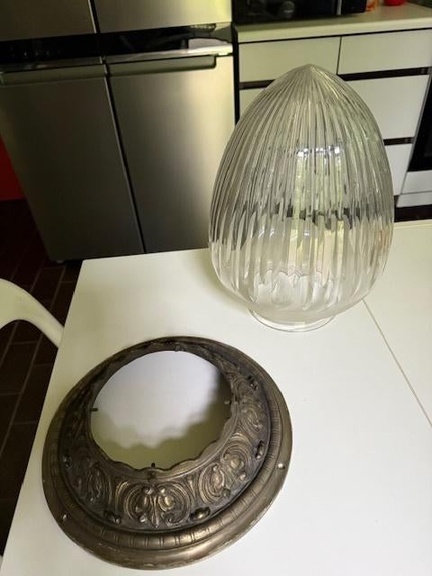 Antieke plafonnière ca. 1920 – glazen kap & bronzen rozet, Ophalen of Verzenden, Gebruikt, Glas, Art Deco