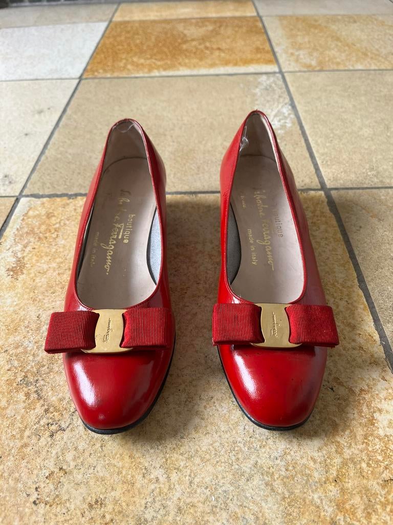 Escarpins Salvatore Ferragamo, Ophalen of Verzenden, Zo goed als nieuw, Rood, Pumps