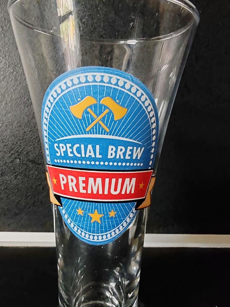 Verre à bière Premium special brew, Collections, Marques de bière, Enlèvement ou Envoi, Comme neuf