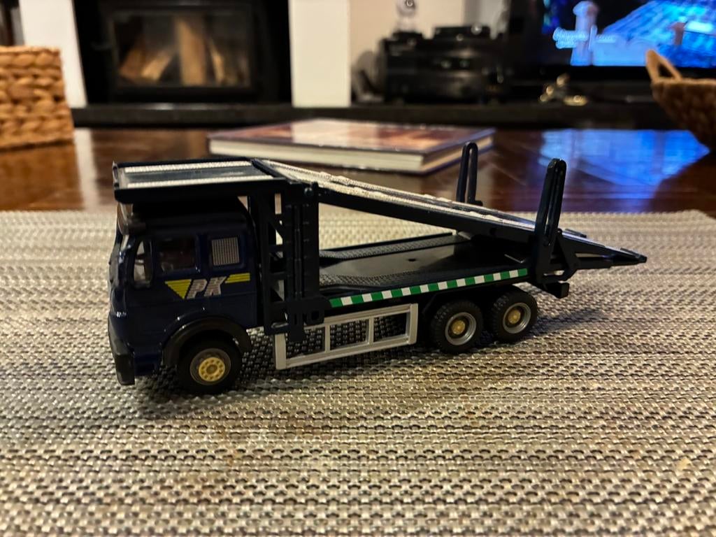 camion Mercedes pk 1/64 porte voitures, Ophalen, Zo goed als nieuw, Bus of Vrachtwagen