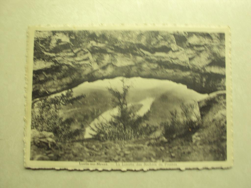 48276 - LUSTIN-SUR-MEUSE - LA LUNETTE DES ROCHERS DE FRESNES, Envoi