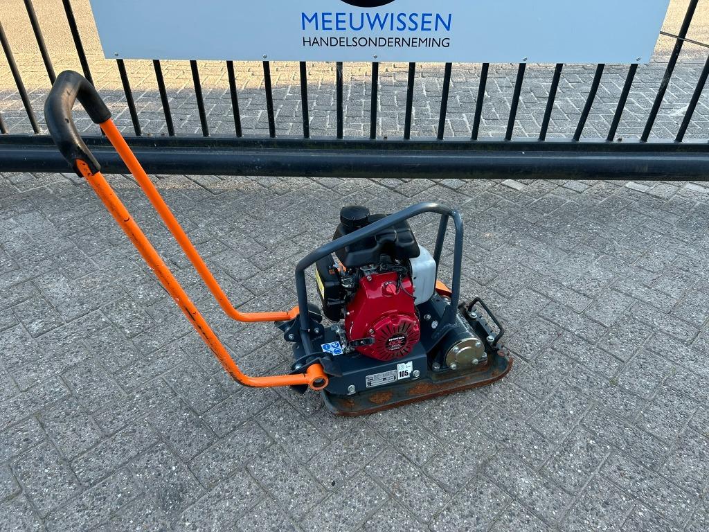 Belle Altrad LC3228 benzine trilplaat 1100KG slagkracht, Ophalen, Gebruikt, Benzine, Belle altrad