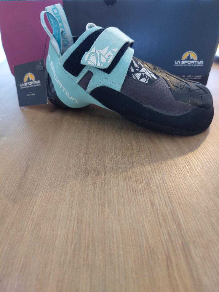 Chaussons d'escalade La Sportiva Skwama WMN Vegan 38,5, Enlèvement, Neuf, Chaussons d'escalade