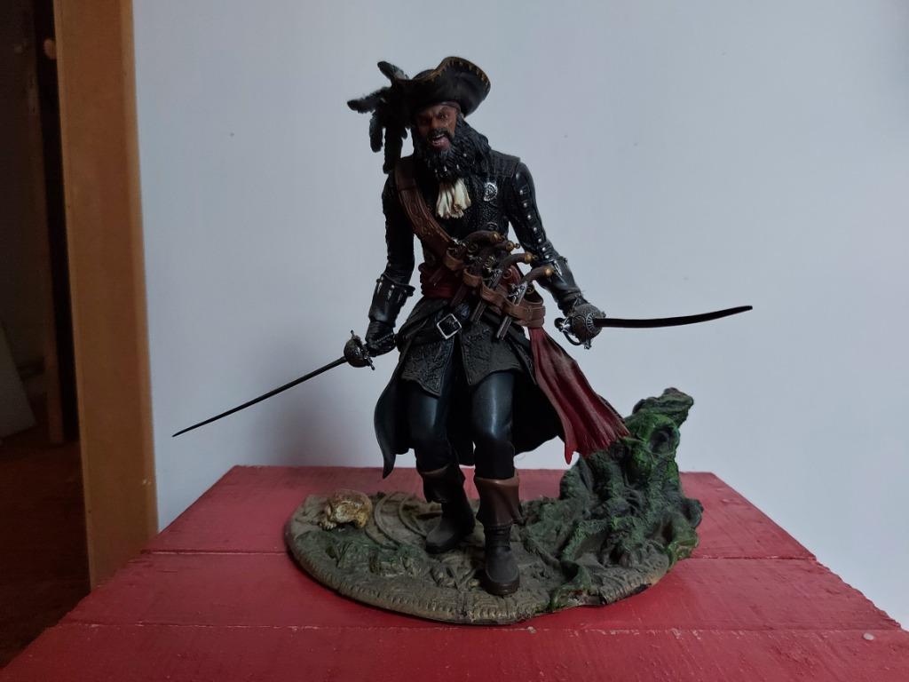 2 beelden van Assassins creed black flag, Verzamelen, Beelden en Beeldjes, Gebruikt, Mens, Ophalen of Verzenden