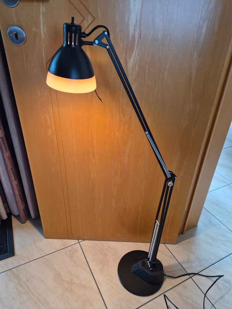 Lampe de bureau LUXO L-2001, Enlèvement