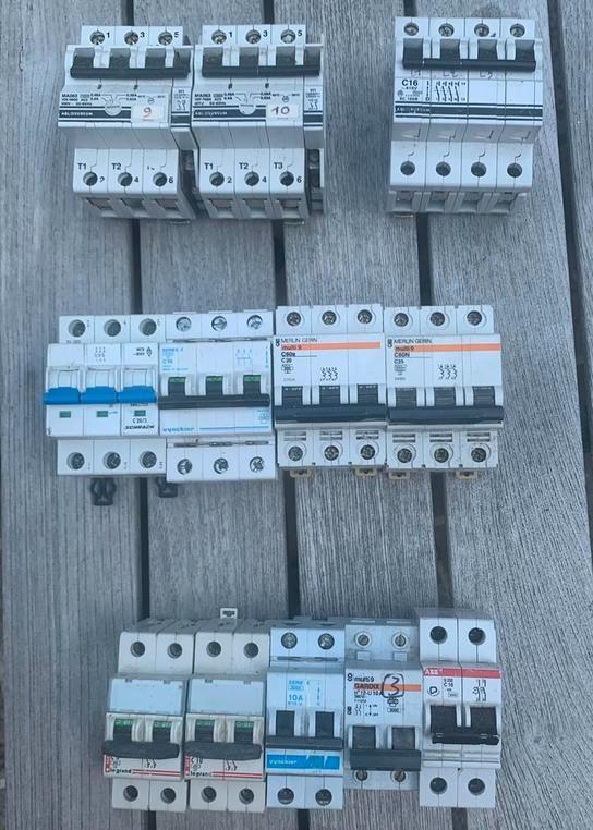 Lot verschillende stroomonderbrekers, Ophalen of Verzenden, Gebruikt, Overige typen