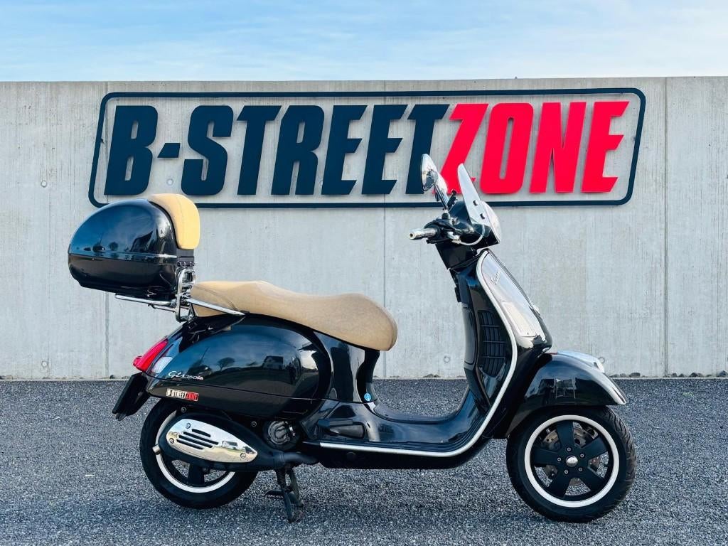 TOP-OCCASIE! Vespa Gts 250 Zwart, Motoren, Motoren | Piaggio, Bedrijf, Scooter, 12 t/m 35 kW, 1 cilinder, Minimaal motorrijbewijs A2