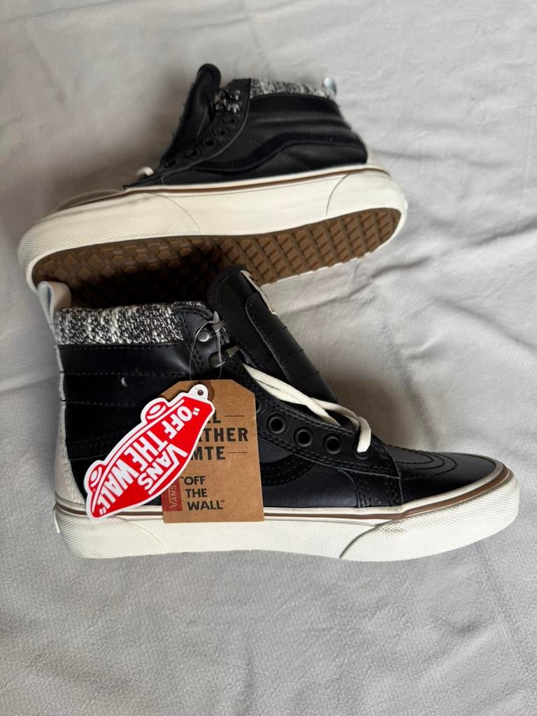 Vans New leren sneakers, zwart en wit - Maat 37, Kleding | Dames, Schoenen, Ophalen, Zwart, Nieuw, Vans