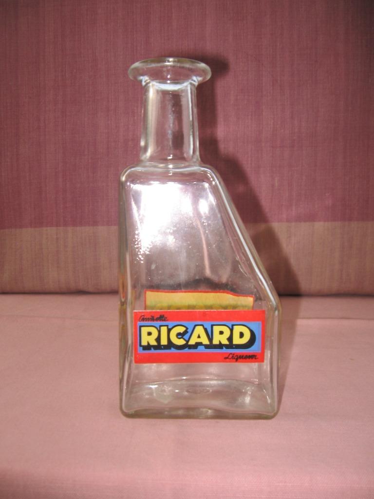 Carafe inclinée Ricard Anisette Liqueur bordure rouge, bleu., Enlèvement ou Envoi, Comme neuf, Ustensile