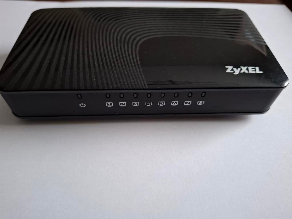 Zyxel netwerk switch GS-108 S, Ophalen of Verzenden, Zo goed als nieuw