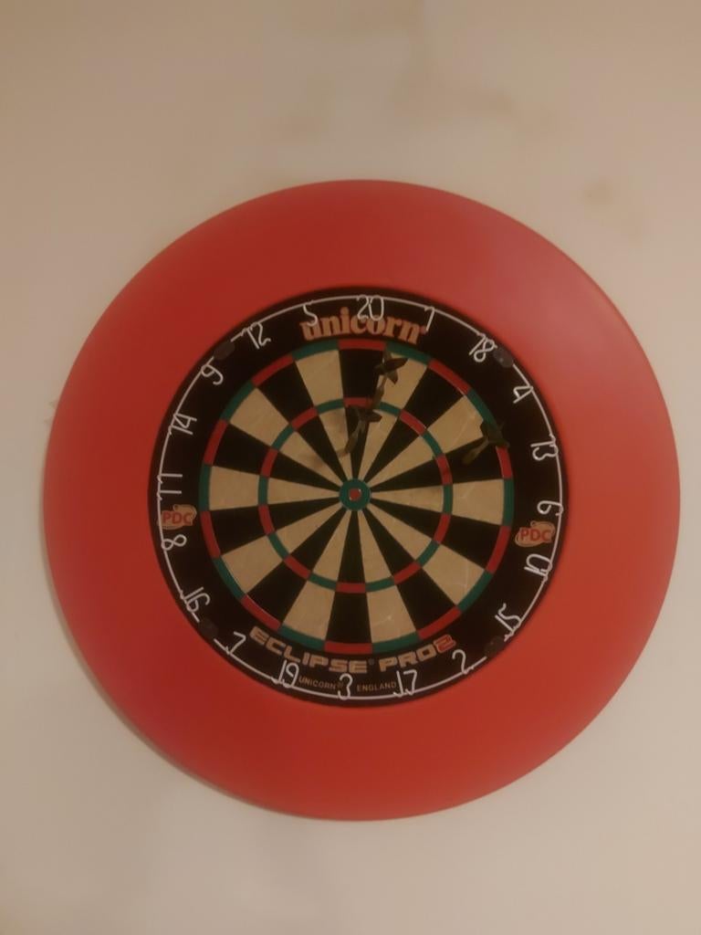Darts blok met 2 sets pijltjes, Sport en Fitness, Darts, Ophalen